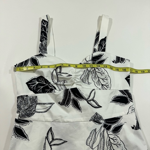 White House Black Market Flutter Hem Bodice Top Artisanal Palm - Picture 6 of 6